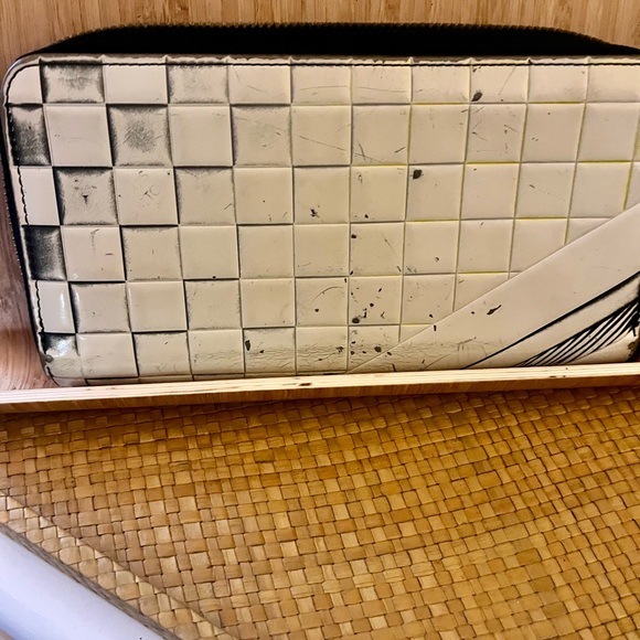 VINTAGE REHAB Louis Vuitton Limited Edition Damier Infini Race Zippy Wallet. - Picture 10 of 16